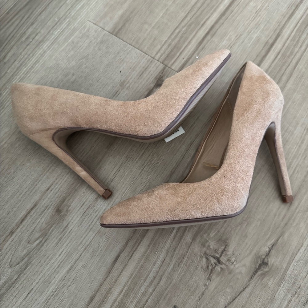 NWT Elegant Tan Suede Women's Heels